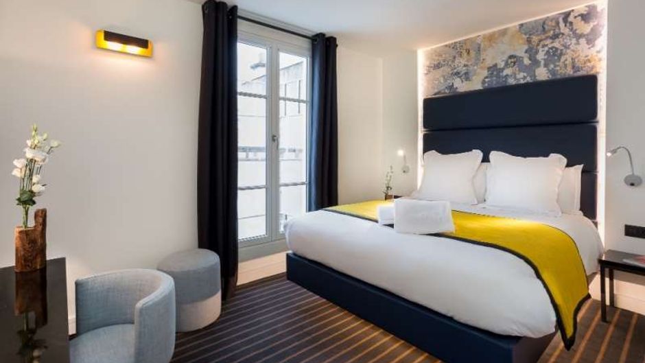 Scarlett Hotel Room