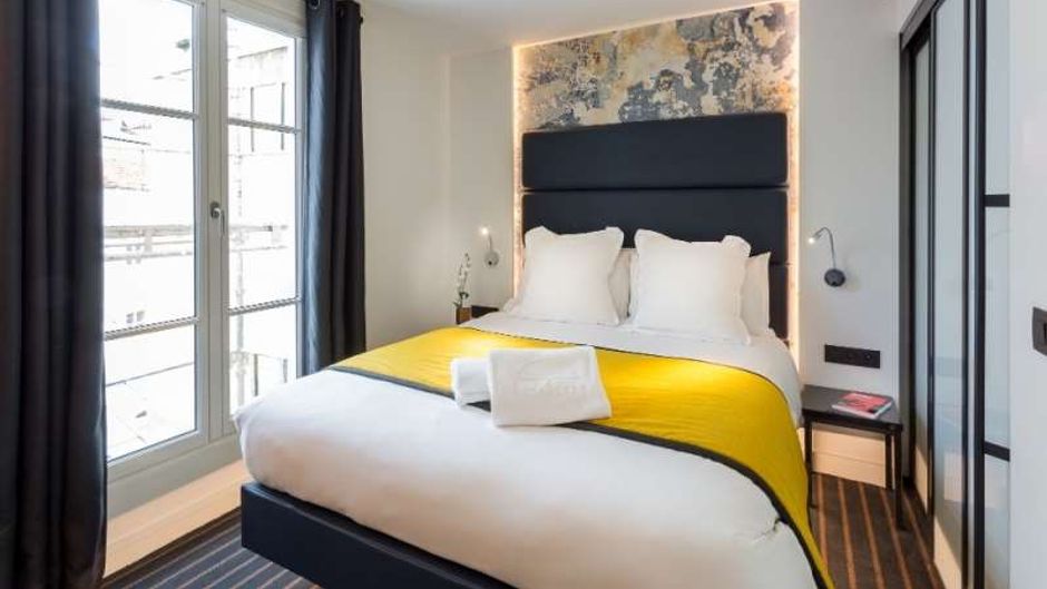 Scarlett Hotel Room