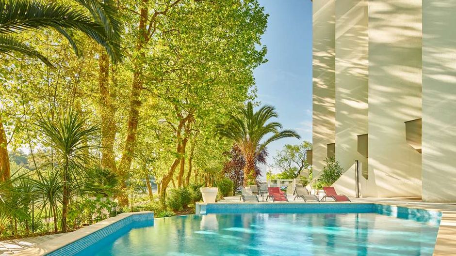Le Bayonne Hotel and Spa Pool