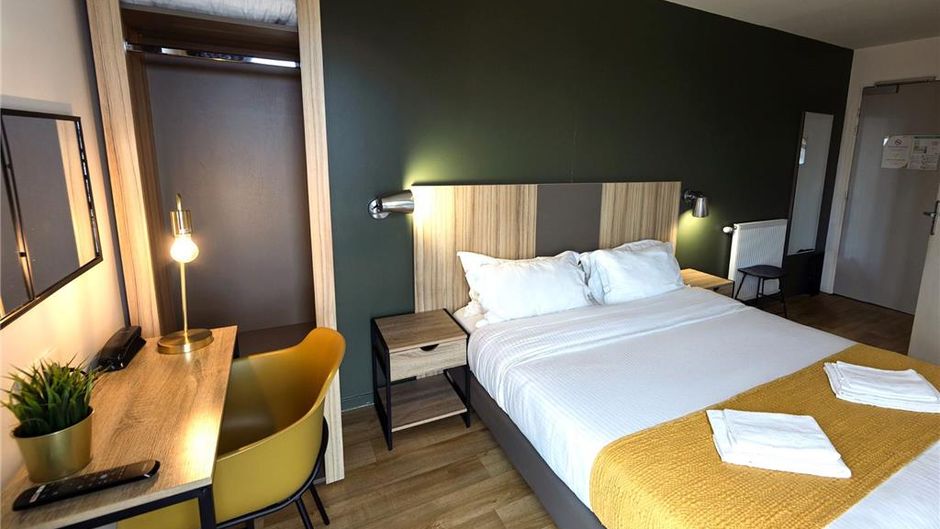 Lodge in Paris 13 Room