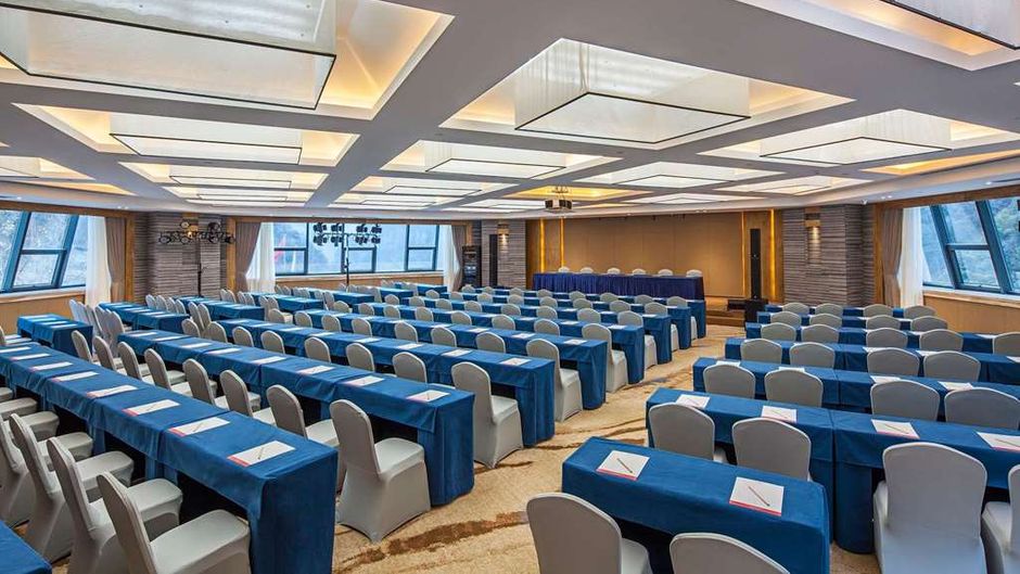 Ramada by Wyndham Guergou Ballroom