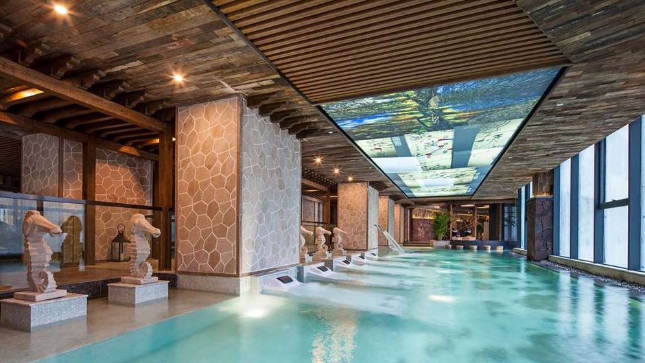 Ramada by Wyndham Guergou Pool