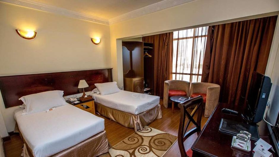 Al Jawhara Metro Hotel Room