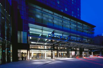 Crown Promenade Hotel