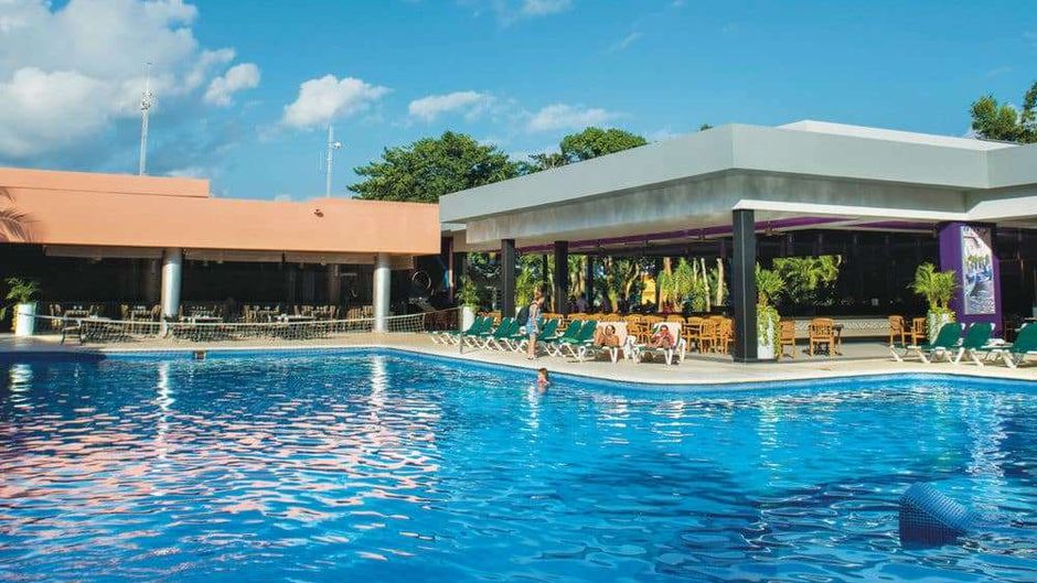 Hotel Riu Lupita Pool