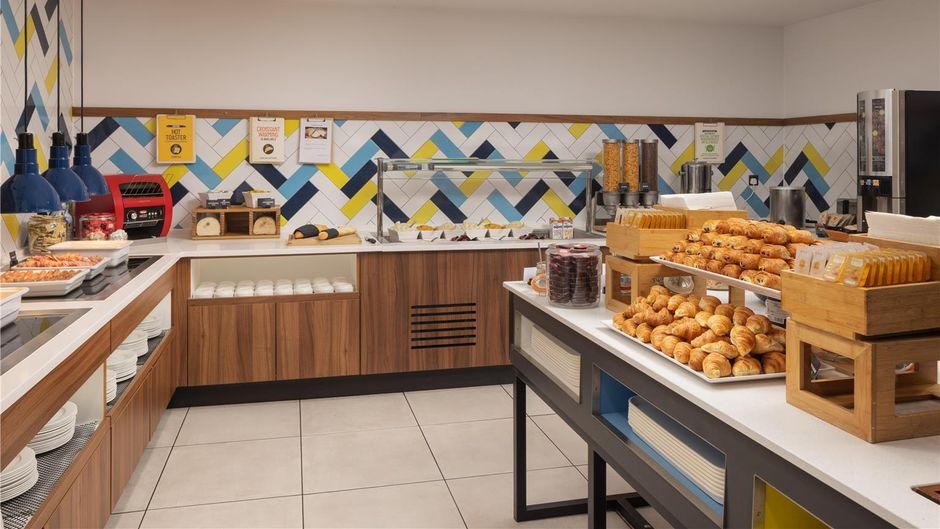 Hampton by Hilton Stansted Airport Restaurant