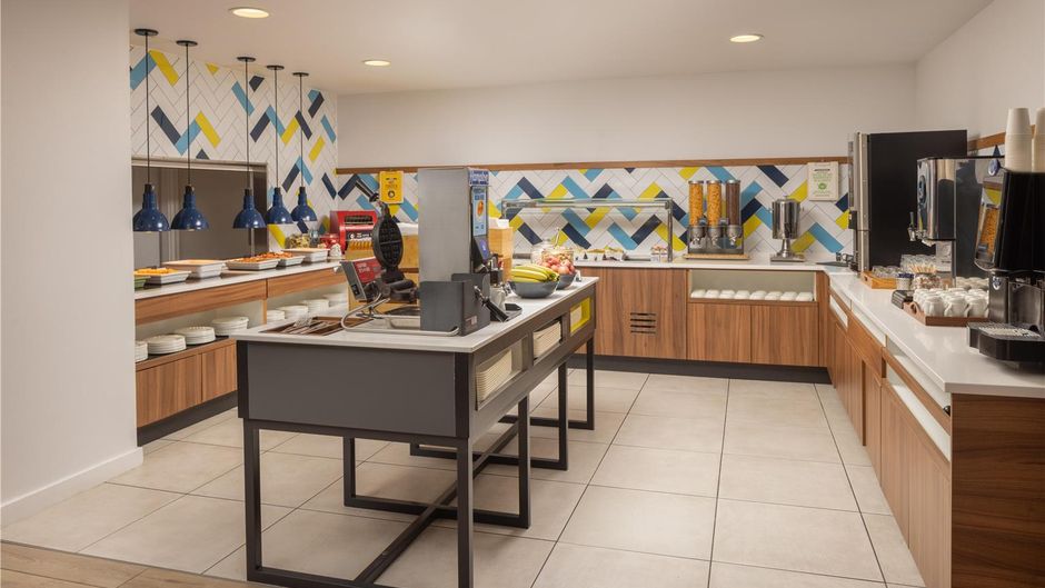 Hampton by Hilton Stansted Airport Restaurant