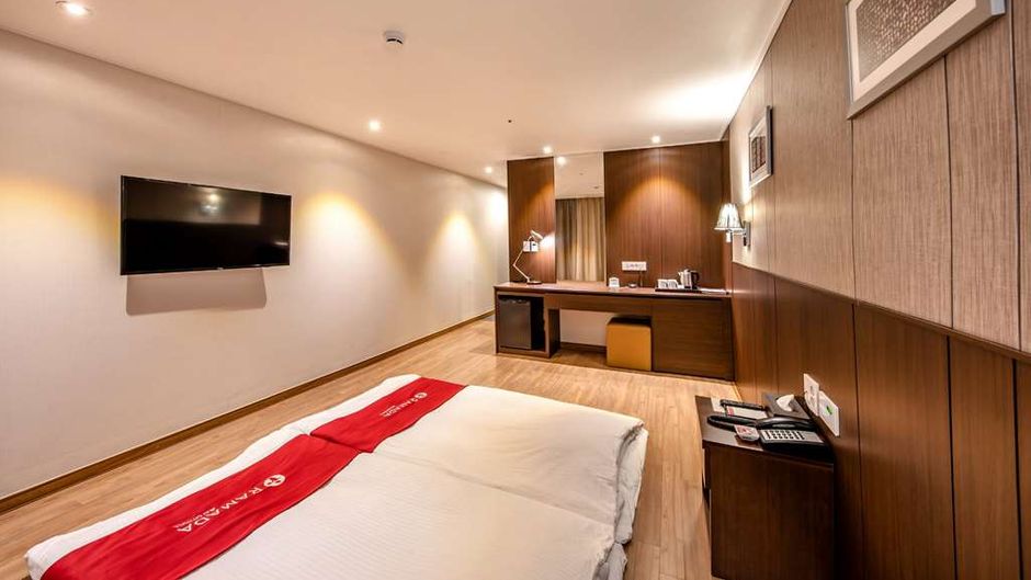 Ramada Jeju City Hall Room