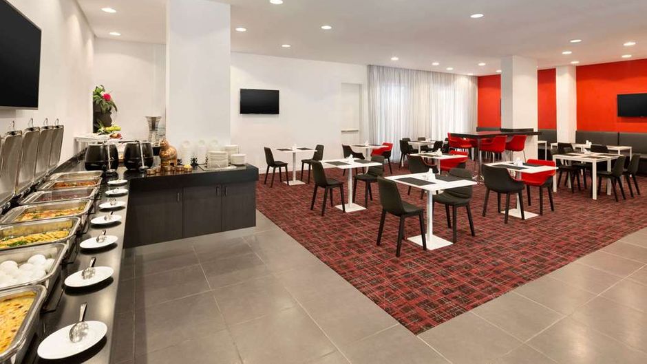 Ramada Encore Al Khobar Olaya Restaurant