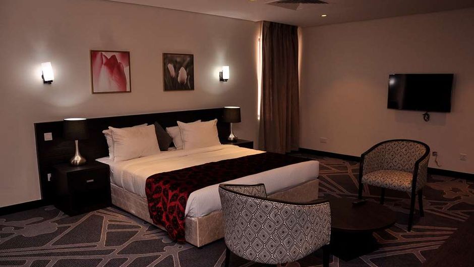Golden Tulip Oniru Suites Room