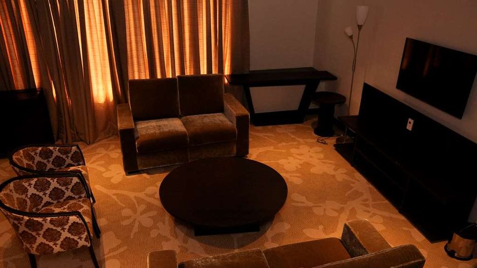 Golden Tulip Oniru Suites Lobby