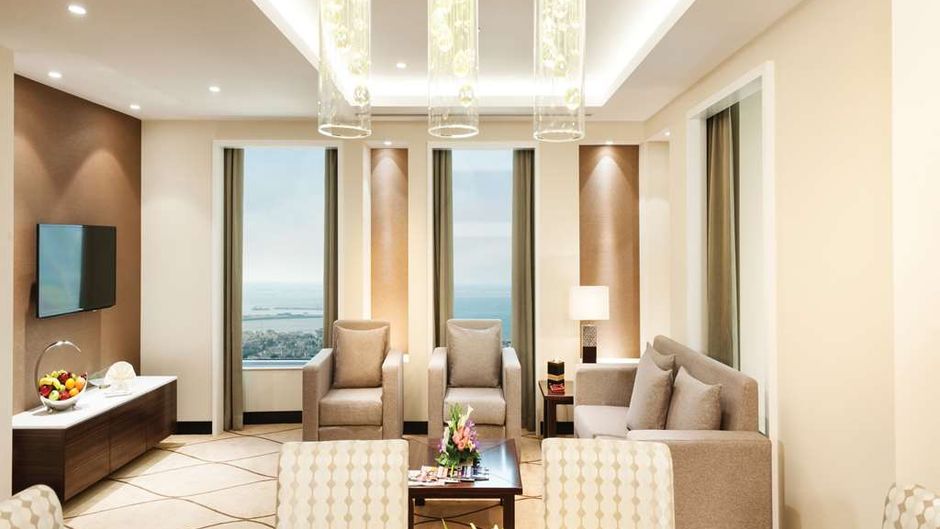 Carlton Downtown Hotel Suite