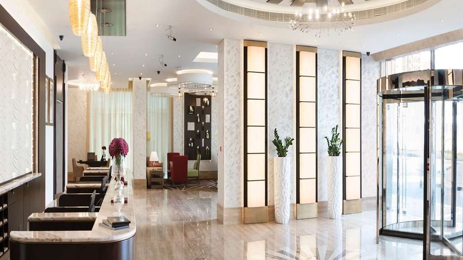 Carlton Downtown Hotel Lobby