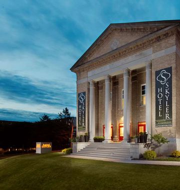 Hotel Skyler Syracuse, Tapestry Coll