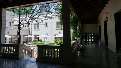 Howard Johnson Escobar Hotel