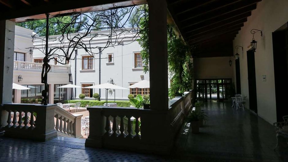 Howard Johnson Escobar Hotel Exterior