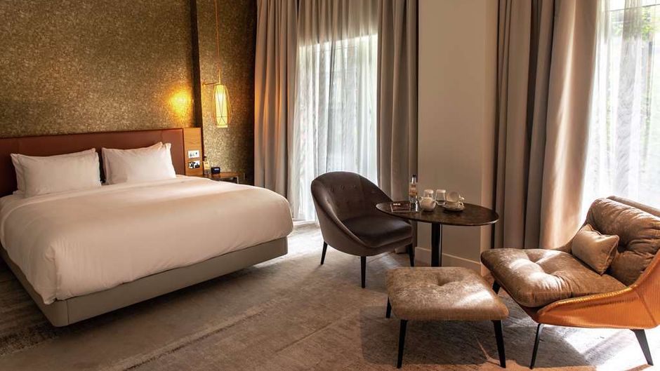 Lincoln Plaza London, Curio Collection Room