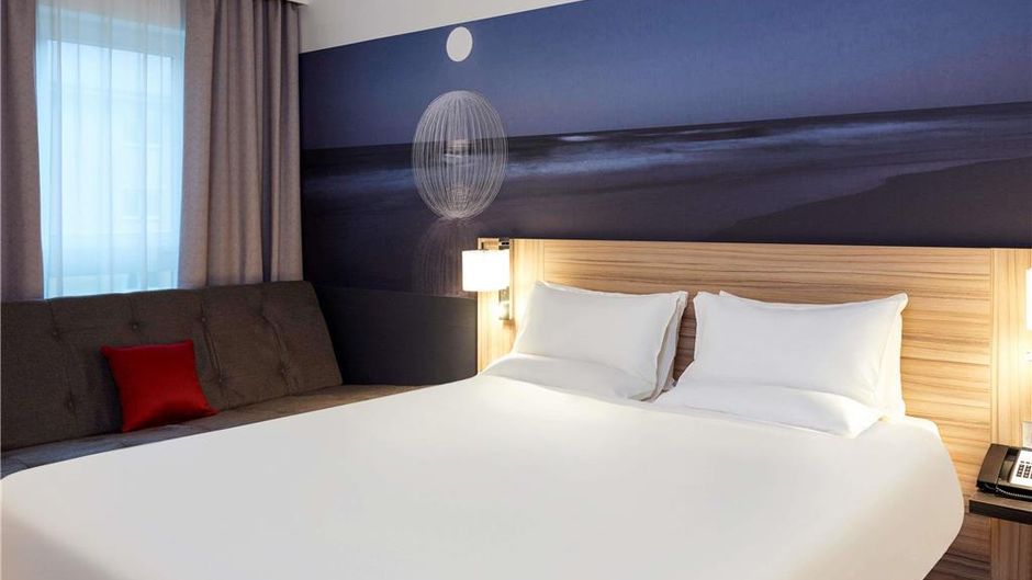 Novotel London Stansted Airport Room