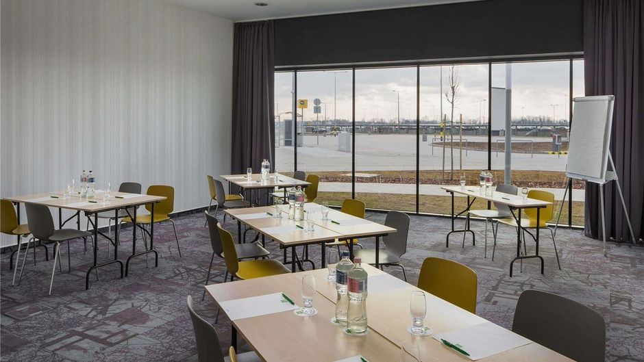 Ibis Styles Budapest Airport Meeting