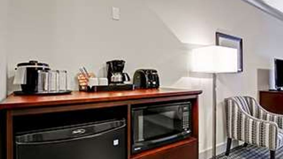 Chateau Nova Yellowknife Suite