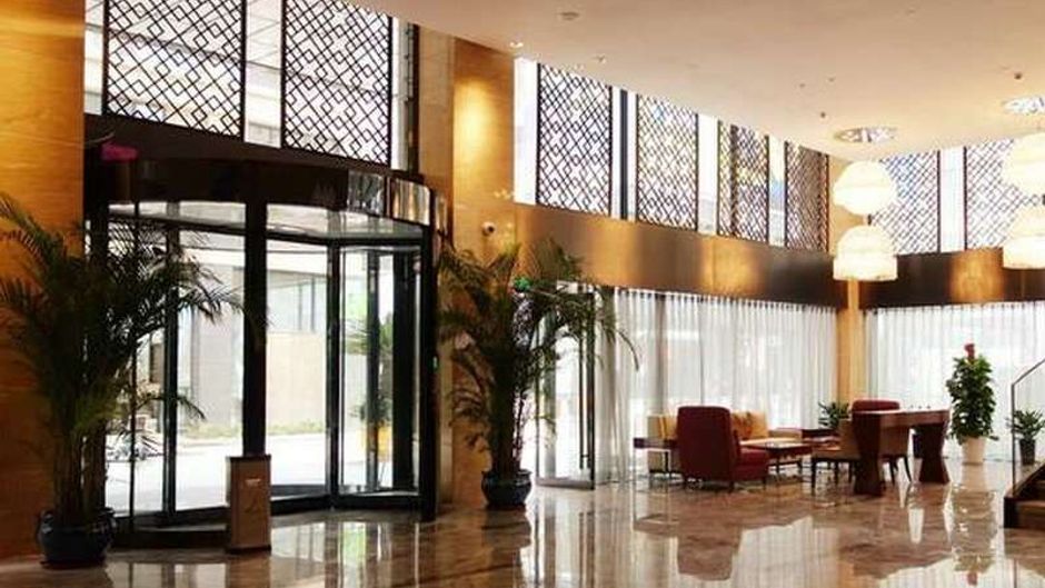 Manhattan Hotel Lobby
