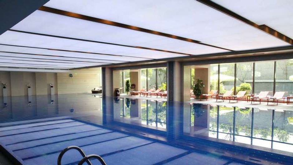 Chengdu Airport Hotel Pool