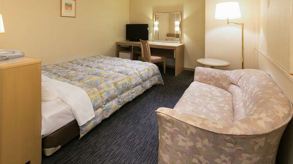 Washington Hotel Tsubamesanjo Room