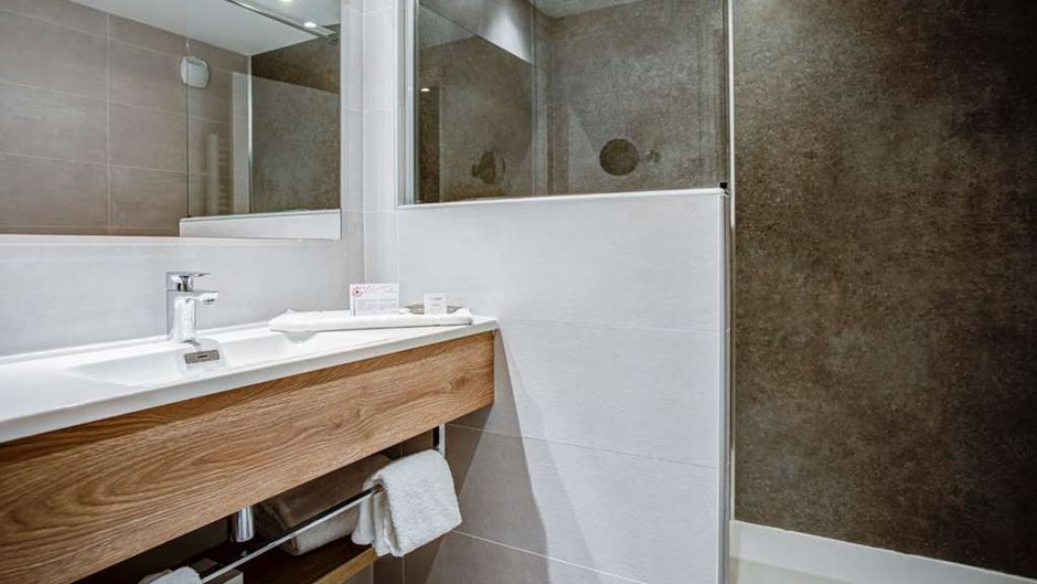 Hotel des Congres Room