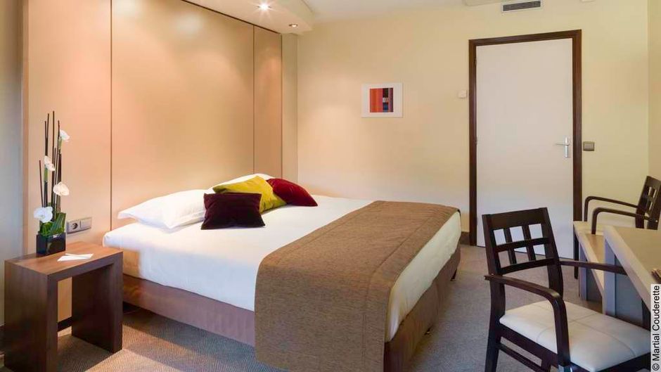 Hotel Lyon Metropole Room