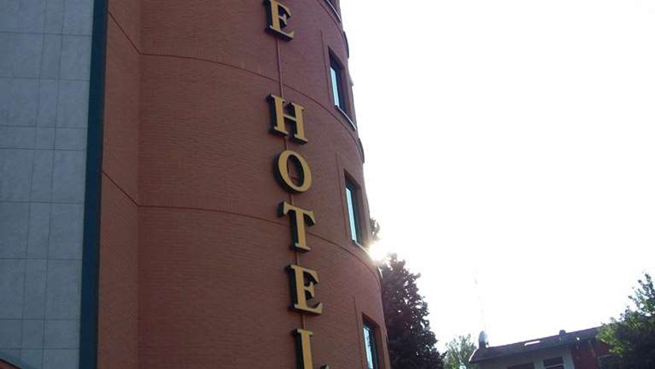 Palace Hotel Legnano Exterior