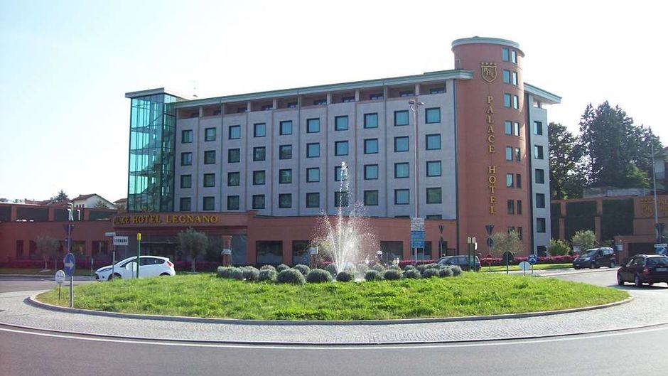 Palace Hotel Legnano Exterior