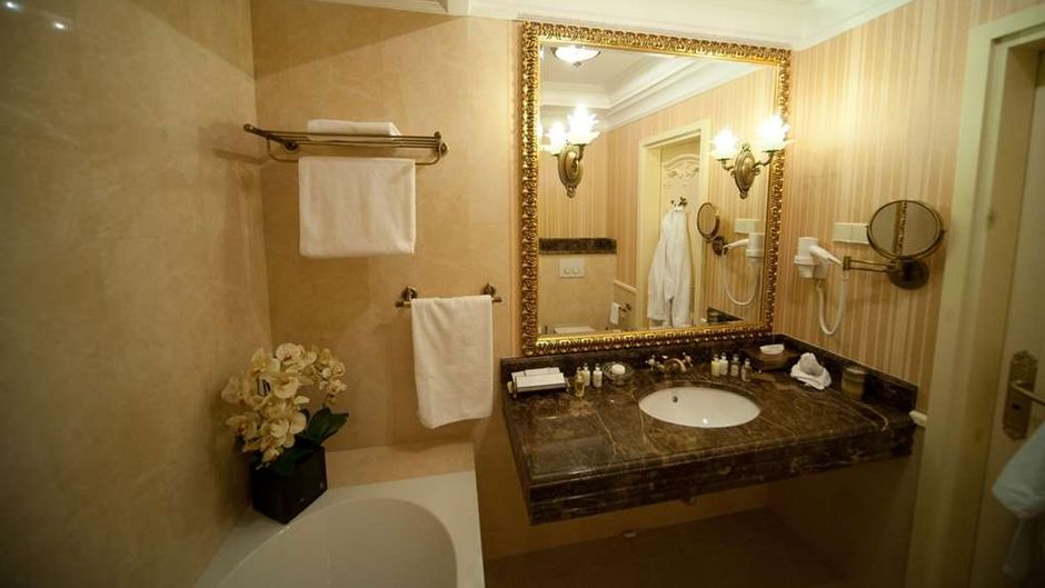 Nobilis Hotel Room