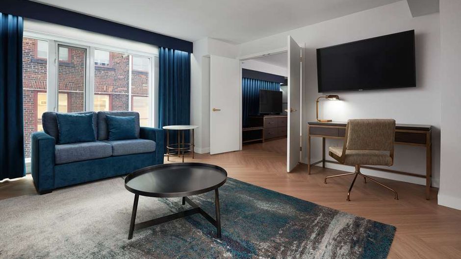 Pantages Hotel Toronto Centre Suite
