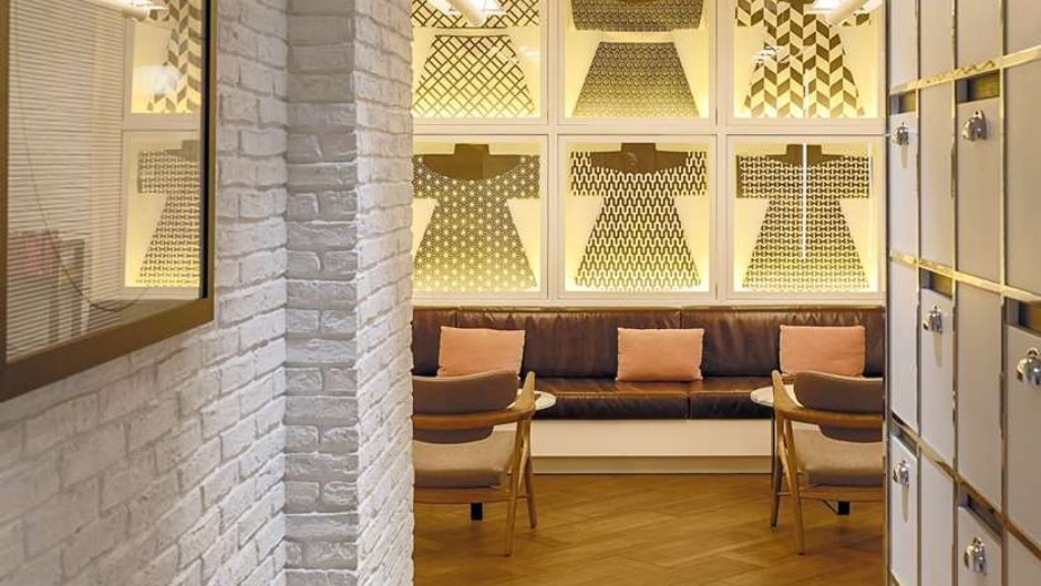 H10 Universitat Hotel Barcelona Lobby