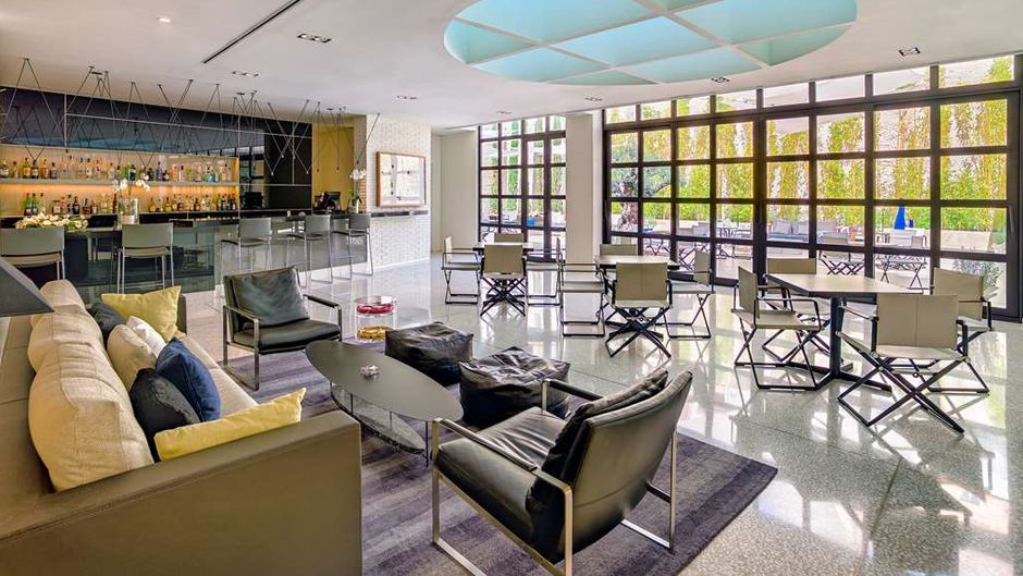 H10 Art Gallery Restaurant