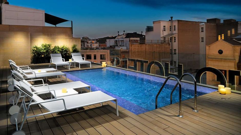 H10 Art Gallery Pool