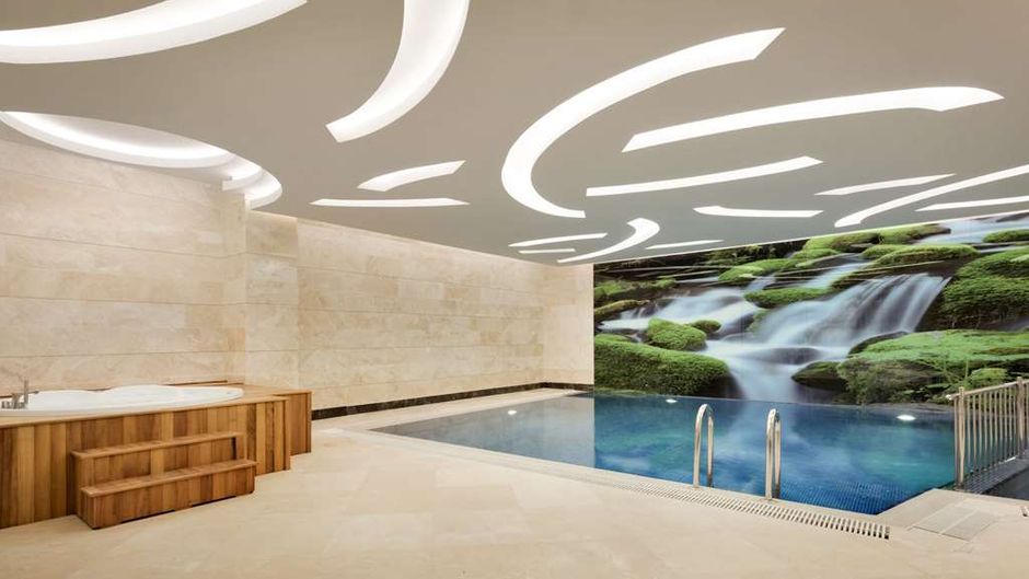 Ramada Gumushane Pool