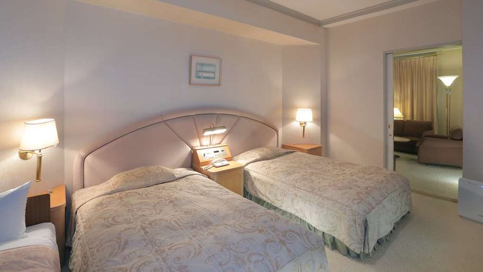 Takarazuka Washington Hotel Suite