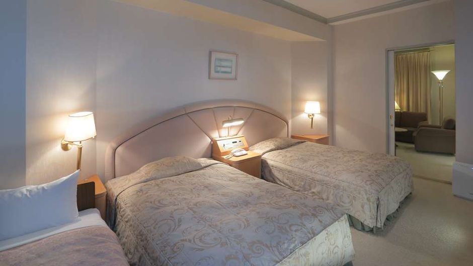 Takarazuka Washington Hotel Suite