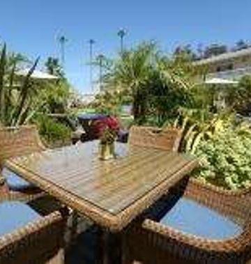 Pavilion Hotel