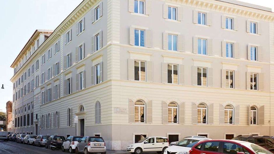 Hotel The Building Exterior