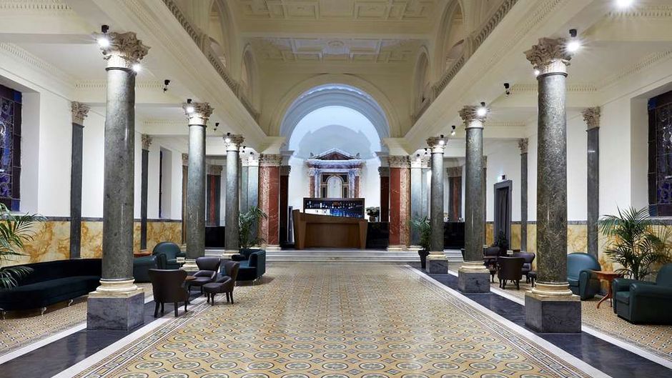 Hotel The Building Lobby