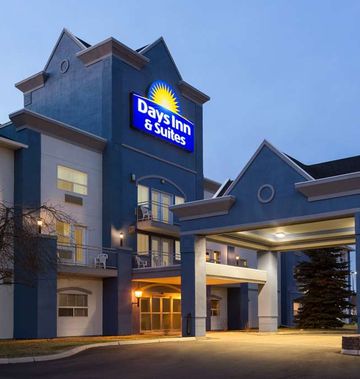 Days Inn & Suites Brooks
