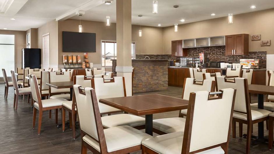 Days Inn & Suites Brooks Other