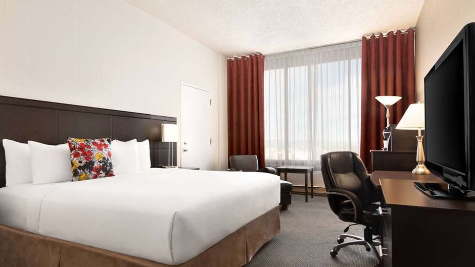 Travelodge Hotel & Convention Ctr Room