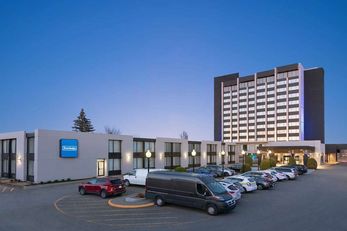 Travelodge Hotel & Convention Ctr