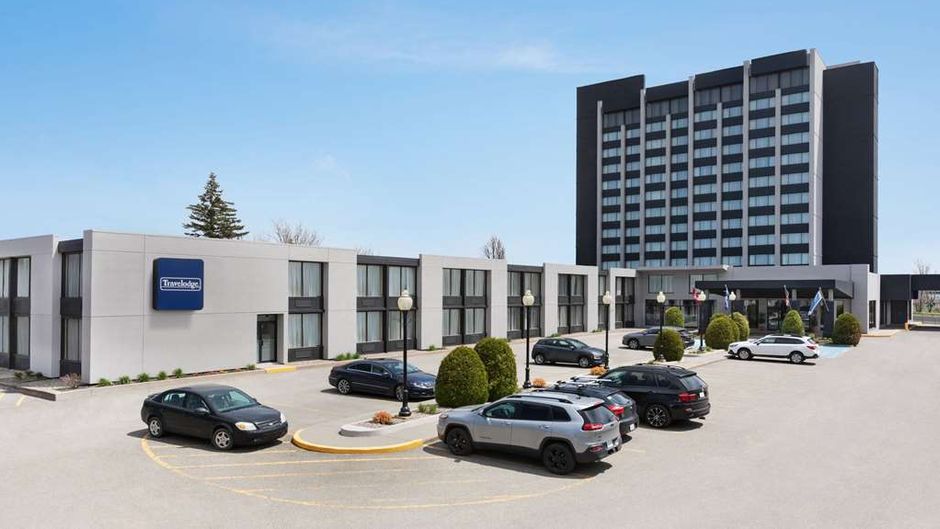 Travelodge Hotel & Convention Ctr Exterior