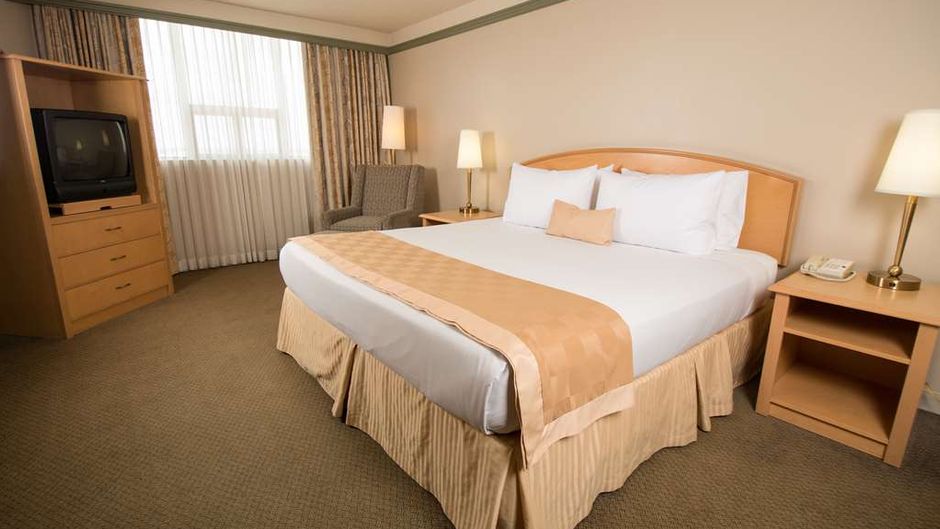 Edmonton Inn & Conference Centre Room