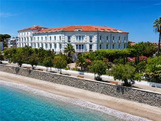 Grand Hotel des Sablettes Plage, Curio