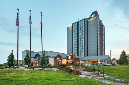 DoubleTree by Hilton Toronto Airport